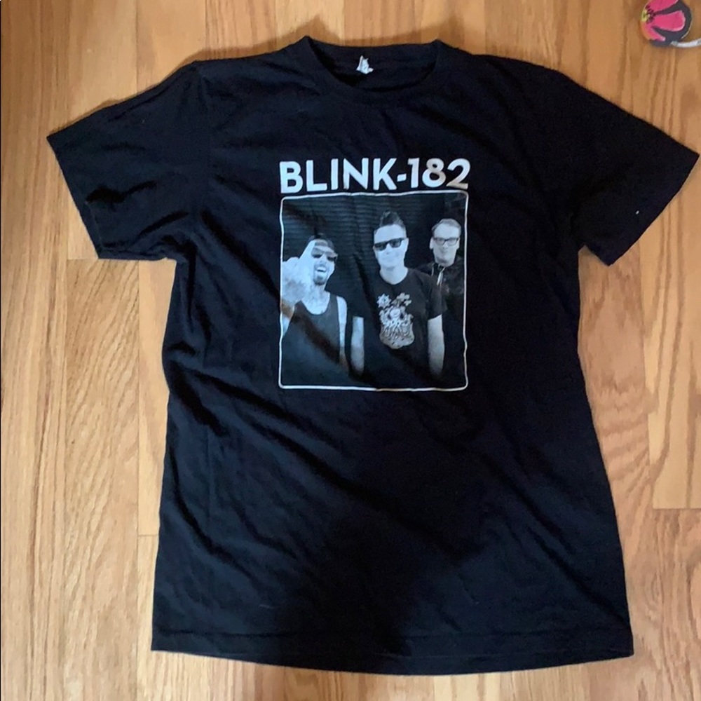 Blink 182 band tee black and white medium